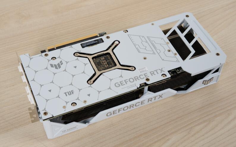 ASUS TUF Gaming RTX 4070 Ti White 12GB GDDR6X OC显卡开箱评测-第3张图片-装机笔记