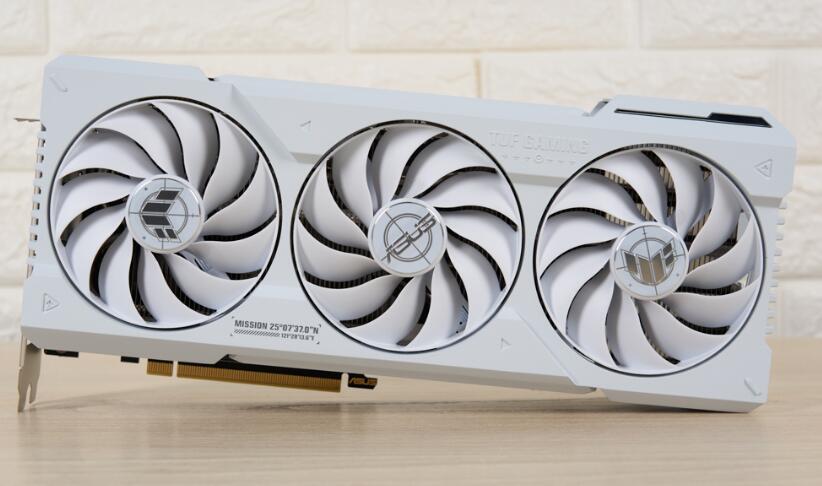 ASUS TUF Gaming RTX 4070 Ti White 12GB GDDR6X OC显卡开箱评测-第2张图片-装机笔记