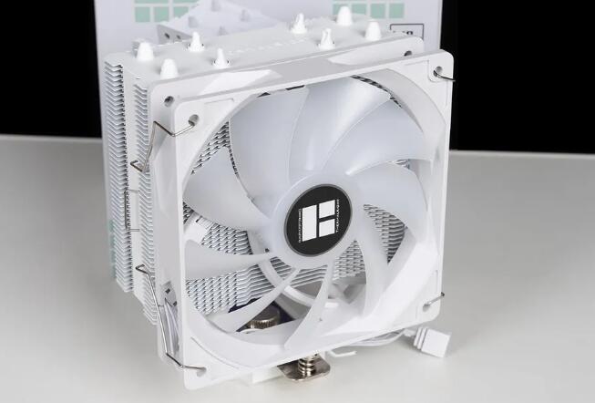 R7 7700X用什么散热器？风冷还是水冷？（r7 5700g用什么散热器）-第1张图片-装机笔记